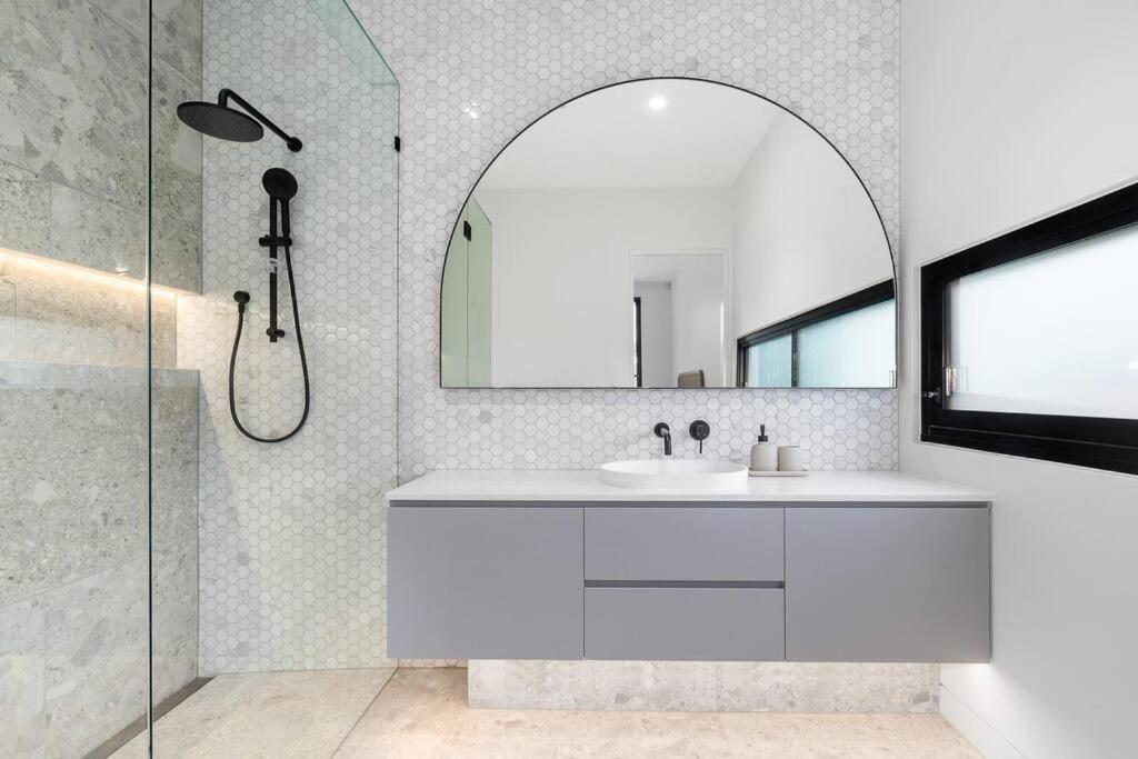 Kirks On Park - Brand New Luxury Home, Great Location Sorrento Kültér fotó
